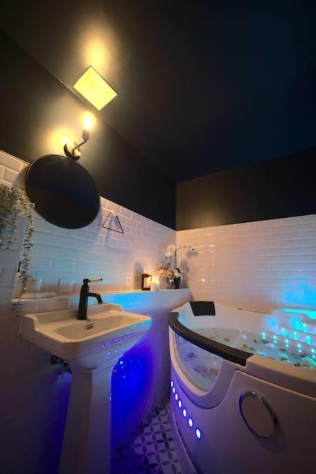 Luxury Room Jacuzzi Centre Ville Haut De Gamme 牟罗兹 外观 照片