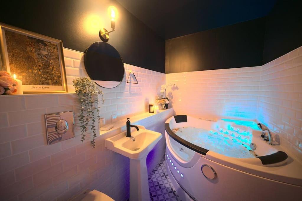 Luxury Room Jacuzzi Centre Ville Haut De Gamme 牟罗兹 外观 照片